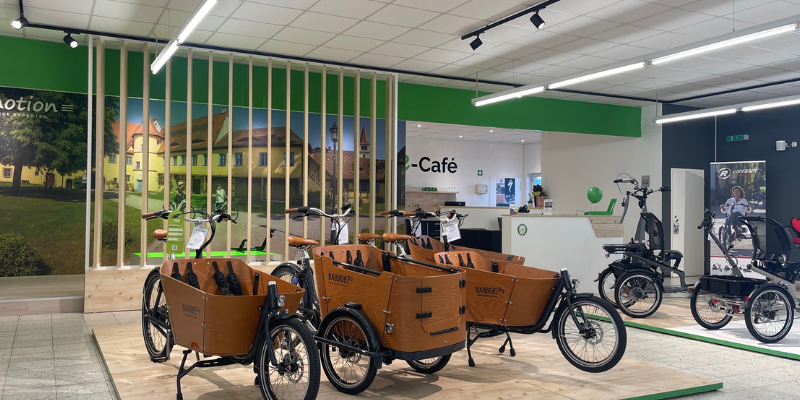 Die Verkaufsfläche für Cargobikes und Lastenräder der e-motion E-Bike Experten in Adelsdorf, die Umgestaltung wurde durch Schemberg Ladenbau geplant und durchgeführt..