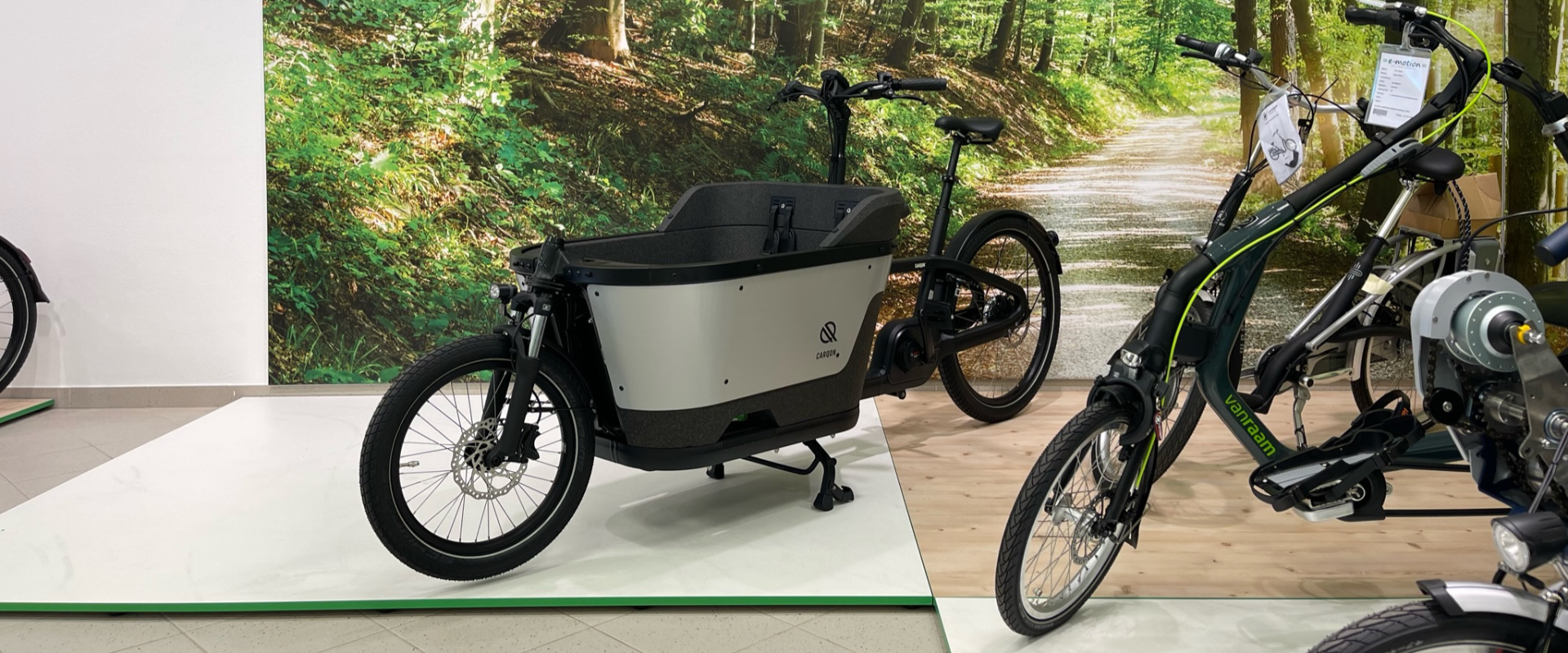 Die Neugestaltung des e-motion E-Bike Stores im Immtal hat Schemberg Ladenbau übernommen und einen extra Bereich für Lastenräder eingeplant.